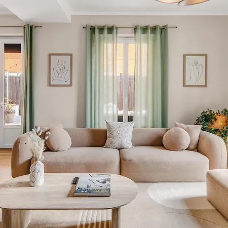 Apartman La Grande Terrasse 4 Stars-4br Sleeps 8, 135 Sqm *