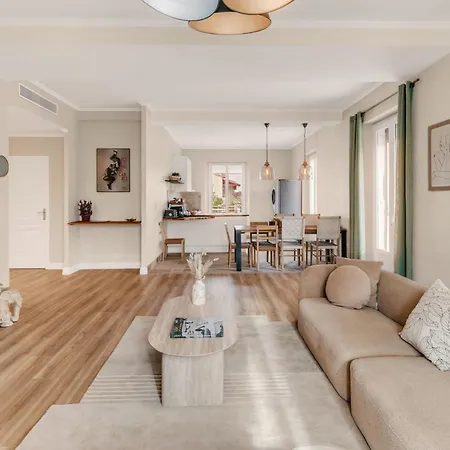 La Grande Terrasse 4 Stars-4br Sleeps 8, 135 Sqm