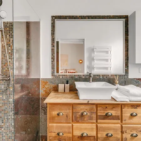 La Grande Terrasse 4 Stars-4br Sleeps 8, 135 Sqm